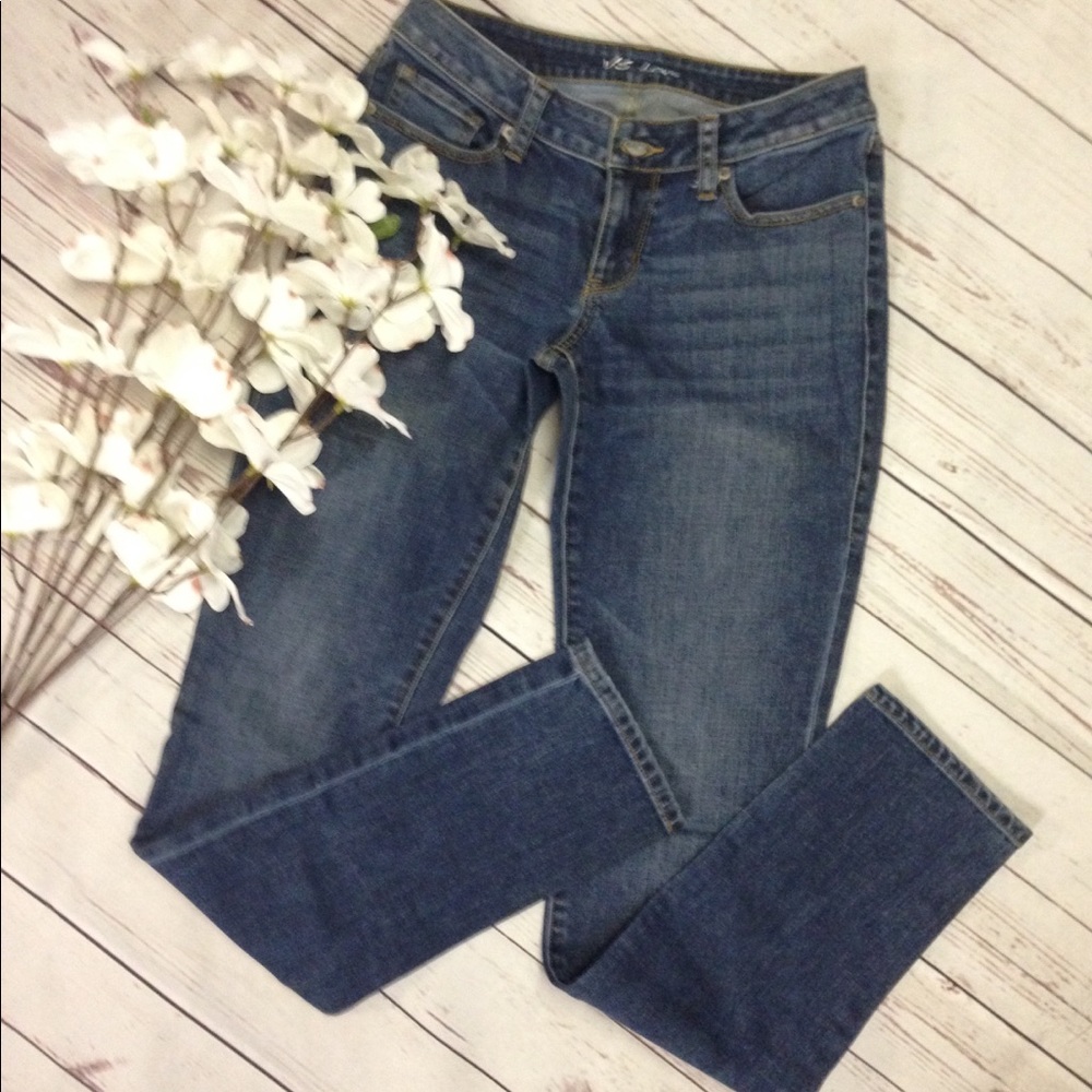 Victoria's Secret medium wash straight leg jeans - Picture 6 of 7